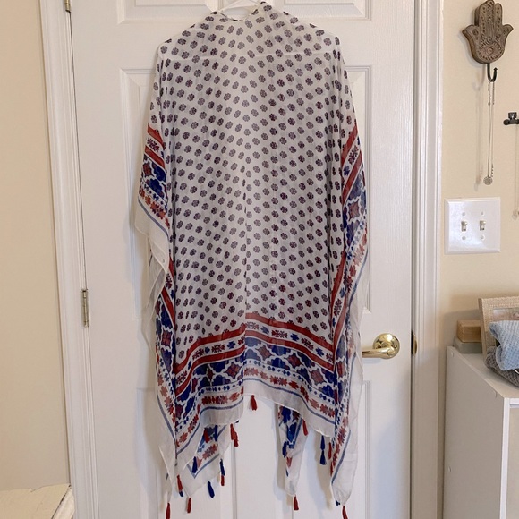 Express Printed Tassle Kimono - Picture 4 of 5